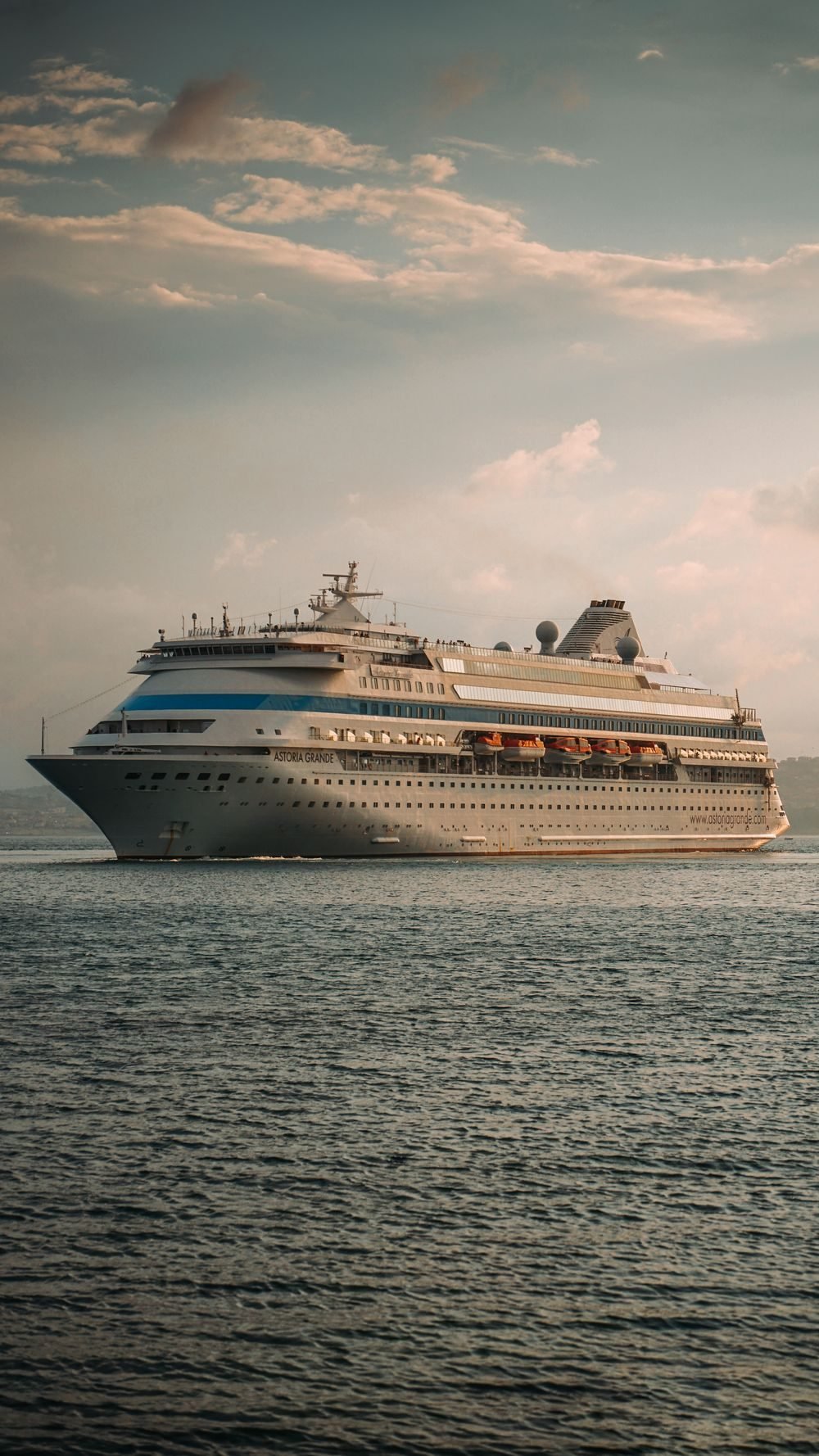 Disney Cruise – Singapore Character Voyage (4 Nights) — photo 1